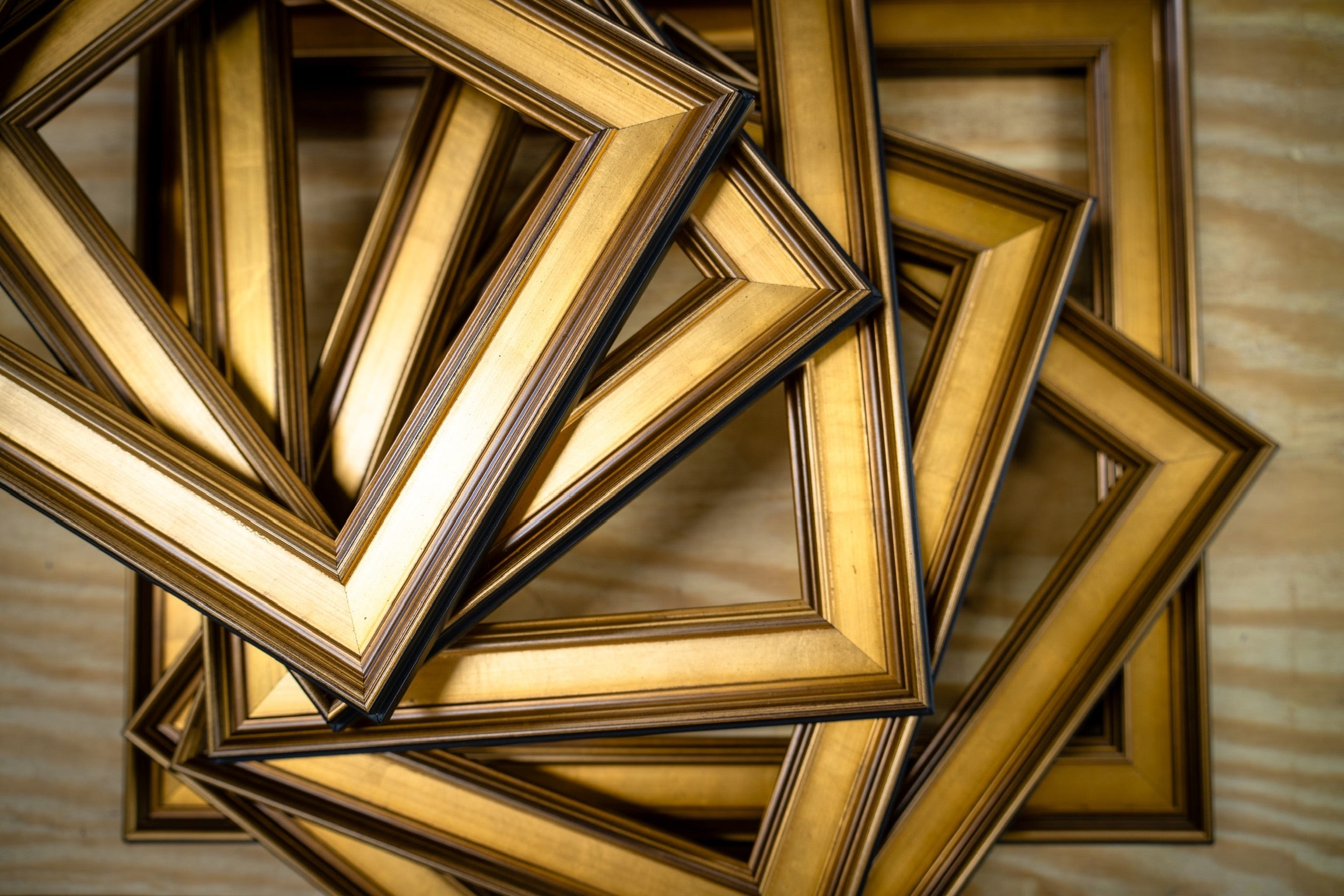 Custom Art Frames for Canvas, Paper & Panels | Articient - Articient