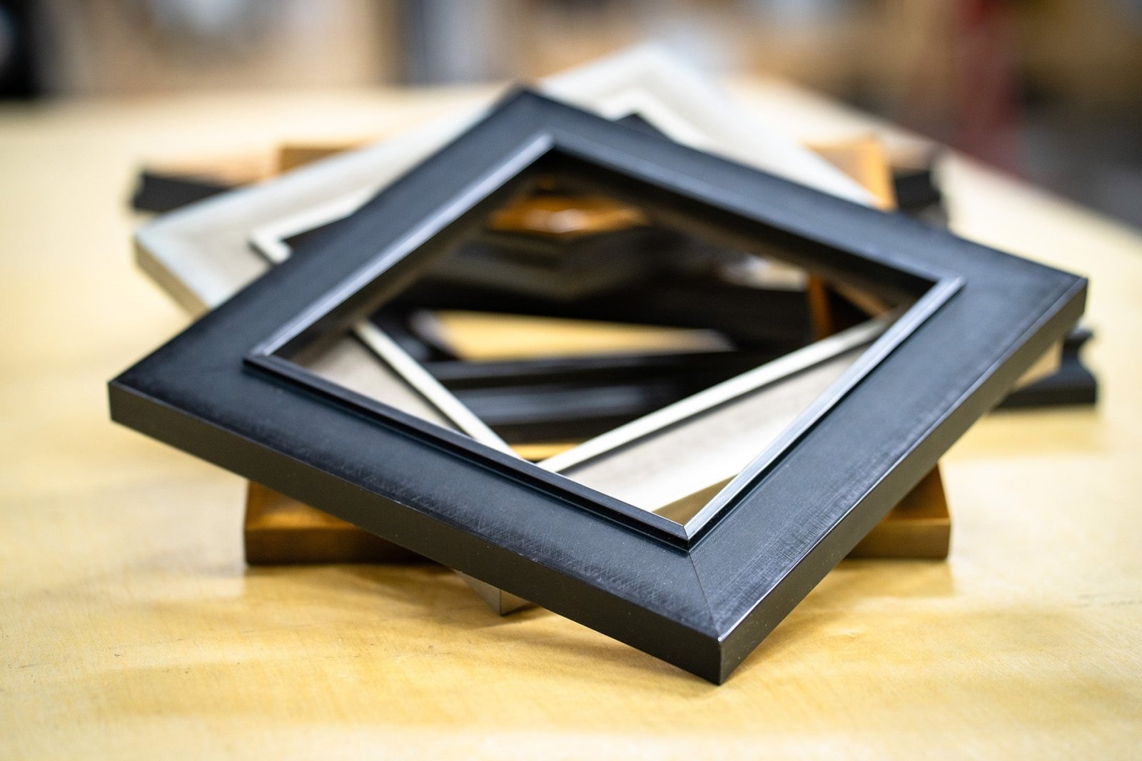 Ashley - Black Plein Air FramePicture Frame